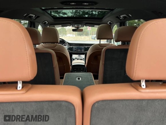2020 Audi Q7 Premium z VIN WA1AXAF70LD003658, wystawiony jako Copart lot #48668495 z przebiegiem 88 618 mil mil oraz Czysty tytuł • Clean title. Historia ofert i sprzedaży dostępna na DreamBid. Obrazek 10.