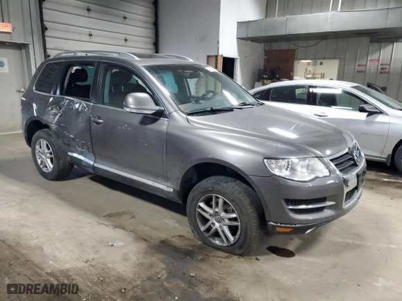 2008 Volkswagen Touareg 2 V6 with VIN WVGBE77L18D041627, listed as a Copart auction lot 44630375 with NaN miles and Non Repairable. Bid and sale history available at carsss.com. Image 4.