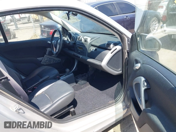 2008 Smart fortwo Pure z VIN WMEEJ31X38K195867, wystawiony jako IAAI lot #42596180 z przebiegiem 53 634 mil mil oraz . Historia ofert i sprzedaży dostępna na DreamBid. Obrazek 5.