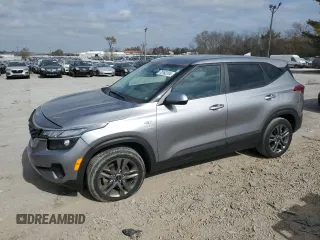 2022 Kia Seltos LX z VIN KNDEPCAAXN7319091, wystawiony jako Copart lot #78162244 z przebiegiem 76 592 mil mil oraz Nie do naprawy. Historia ofert i sprzedaży dostępna na DreamBid. Obrazek 1.