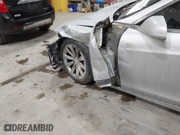 2017 Tesla Model S 100D with VIN 5YJSA1E23HF232059, listed as a IAAI auction lot 41394046 with 84,052 mi miles and . Bid and sale history available at DreamBid. Image 20.