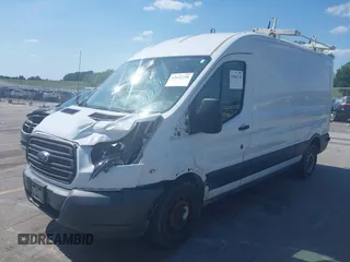 2015 Ford Transit Cargo z VIN 1FTNR2CG1FKB04641, wystawiony jako IAAI lot #42642710 z przebiegiem 136 892 mil mil oraz . Historia ofert i sprzedaży dostępna na DreamBid. Obrazek 17.