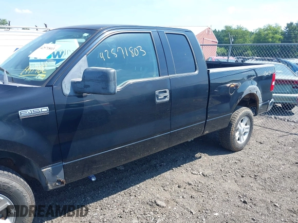 2004 Ford F-150 XLT z VIN 1FTPX14524FA41402, wystawiony jako IAAI lot #42571803 z przebiegiem 160 983 mil mil oraz . Historia ofert i sprzedaży dostępna na DreamBid. Obrazek 6.