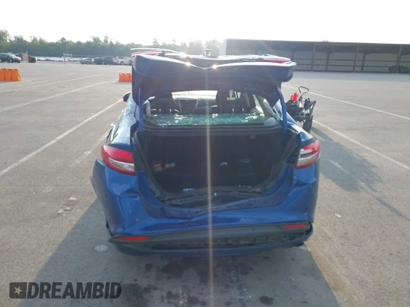 2018 Ford Fusion SE with VIN 3FA6P0HD7JR284151, listed as a IAAI auction lot 40269413 with 105,222 mi miles. Bid and sale history available at carsss.com. Image 6.