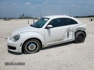 2012 Volkswagen Beetle 2.5L с VIN 3VWJX7AT0CM645764, выставлен на аукционе Copart как лот 56974035 с пробегом 120 435 миль миль и Списание • Salvage title. История ставок и продаж доступна на DreamBid. Изображение 1.