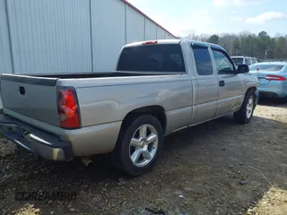 2006 Chevrolet Silverado 1500 Work Truck with VIN 1GCEC19X26Z245101, listed as a IAAI auction lot 41524361 with 189,845 mi miles. Bid and sale history available at carsss.com. Image 4.