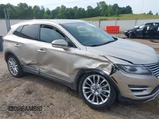2017 Lincoln MKC Reserve с VIN 5LMCJ3C97HUL32052, выставлен на аукционе IAAI как лот 42584957 с пробегом 88 459 миль миль и . История ставок и продаж доступна на DreamBid. Изображение 6.