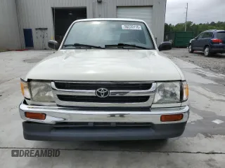 1997 Toyota Tacoma z VIN 4TANL42N4VZ270392, wystawiony jako Copart lot #56233115 z przebiegiem 145 021 mil mil oraz Szkoda całkowita • Salvage title. Historia ofert i sprzedaży dostępna na DreamBid. Obrazek 5.