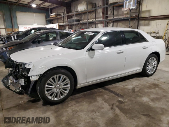 2014 Chrysler 300 z VIN 2C3CCARG8EH232878, wystawiony jako Copart lot #48904425 z przebiegiem 56 003 mil mil oraz Szkoda całkowita • Salvage title. Historia ofert i sprzedaży dostępna na DreamBid. Obrazek 1.