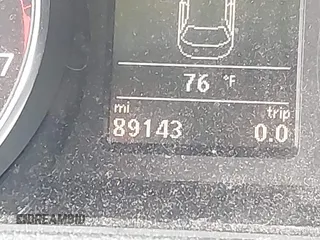 2018 Volkswagen Passat S z VIN 1VWAA7A39JC016259, wystawiony jako IAAI lot #42382550 z przebiegiem 89 143 mil mil oraz . Historia ofert i sprzedaży dostępna na DreamBid. Obrazek 16.
