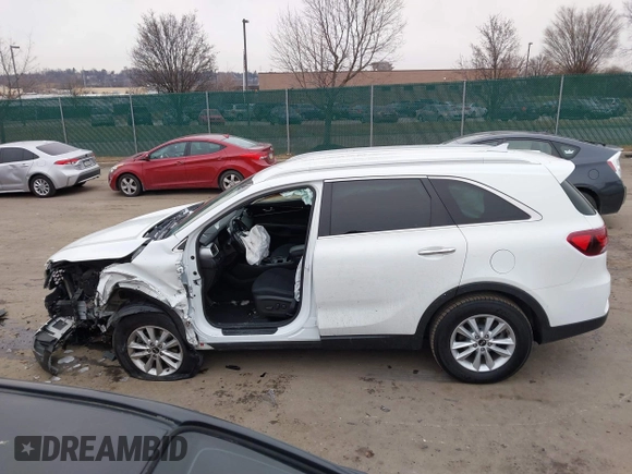 2019 Kia Sorento LX with VIN 5XYPGDA30KG548829, listed as a IAAI auction lot 41560273 with 72,923 mi miles. Bid and sale history available at carsss.com. Image 15.