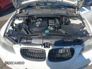 2011 BMW 3 Series 328i xDrive z VIN WBAPK5C57BA654470, wystawiony jako IAAI lot #42361357 z przebiegiem 124 205 mil mil oraz . Historia ofert i sprzedaży dostępna na DreamBid. Obrazek 10.