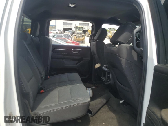 2024 Ram 1500 Big Horn z VIN 1C6SRFFTXRN163880, wystawiony jako Copart lot #54157665 z przebiegiem Nie podano mil oraz Szkoda całkowita • Salvage title. Historia ofert i sprzedaży dostępna na DreamBid. Obrazek 10.