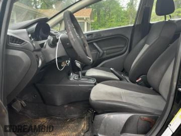 2016 Ford Fiesta S z VIN 3FADP4AJ8GM206305, wystawiony jako Copart lot #56752085 z przebiegiem 145 831 mil mil oraz Szkoda całkowita • Salvage title. Historia ofert i sprzedaży dostępna na DreamBid. Obrazek 5.