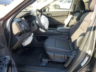 2024 Nissan Pathfinder S z VIN 5N1DR3ACXRC251665, wystawiony jako Copart lot #77466514 z przebiegiem 2 118 mil mil oraz Szkoda całkowita • Salvage title. Historia ofert i sprzedaży dostępna na DreamBid. Obrazek 7.