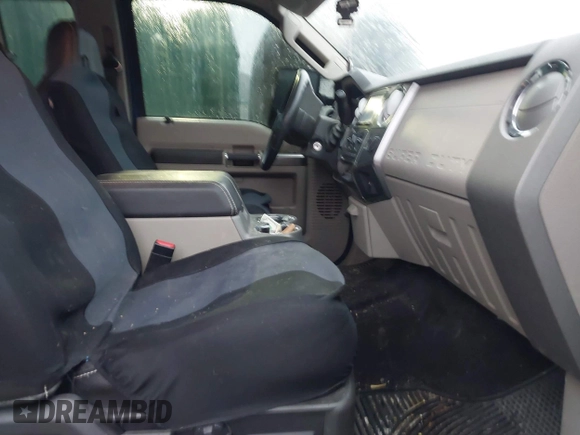2008 Ford Super Duty F-250 SRW XL with VIN 1FTSX21R18EA25114, listed as a IAAI auction lot 41316509 with 102,261 mi miles. Bid and sale history available at carsss.com. Image 5.