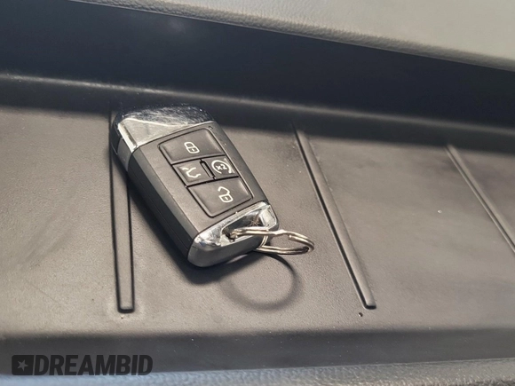 2023 Volkswagen Atlas SE с VIN 1V2HR2CA7PC526108, выставлен на аукционе IAAI как лот 42844449 с пробегом 38 696 миль миль и . История ставок и продаж доступна на DreamBid. Изображение 11.