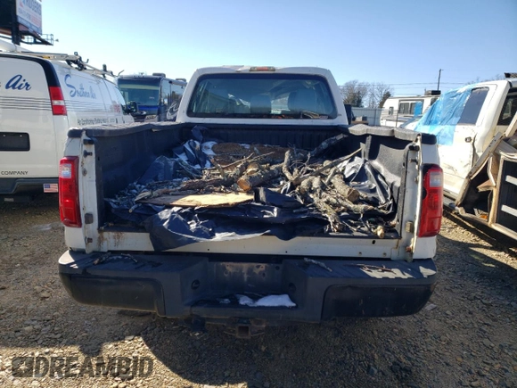 2013 Ford F-350 Platinum with VIN 1FT8W3B61DEB70302, listed as a Copart auction lot 43901805 with 234,306 mi miles and Salvage title. Bid and sale history available at DreamBid. Image 6.