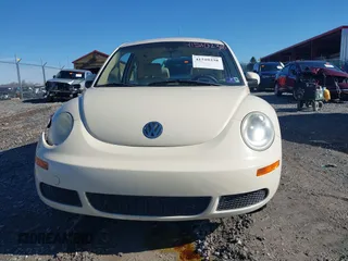 2008 Volkswagen New Beetle Coupe S with VIN 3VWPW31C58M505917, listed as a IAAI auction lot 41510238 with 64,596 mi miles. Bid and sale history available at carsss.com. Image 13.