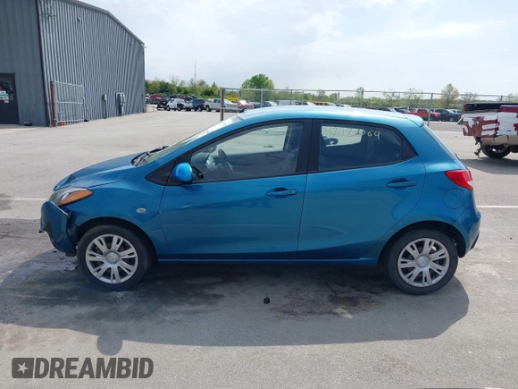 2012 Mazda 2 Sport z VIN JM1DE1KY5C0149990, wystawiony jako IAAI lot #42177069 z przebiegiem 85 371 mil mil oraz . Historia ofert i sprzedaży dostępna na DreamBid. Obrazek 14.