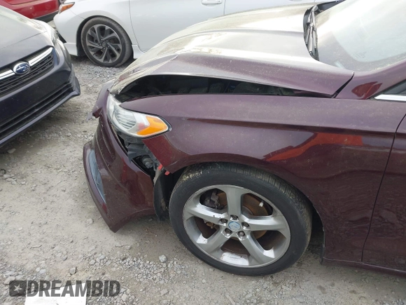 2013 Ford Fusion SE with VIN 3FA6P0HR5DR164820, listed as a IAAI auction lot 41935469 with 179,000 mi miles. Bid and sale history available at carsss.com. Image 6.