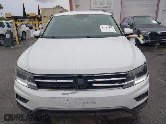 2019 Volkswagen Tiguan S z VIN 3VV1B7AX7KM018189, wystawiony jako IAAI lot #41741924 z przebiegiem 61 740 mil mil oraz . Historia ofert i sprzedaży dostępna na DreamBid. Obrazek 12.
