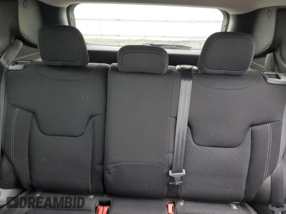 2023 Jeep Renegade Latitude z VIN ZACNJDB13PPP31264, wystawiony jako Copart lot #57612585 z przebiegiem 33 030 mil mil oraz Szkoda całkowita • Salvage title. Historia ofert i sprzedaży dostępna na DreamBid. Obrazek 10.