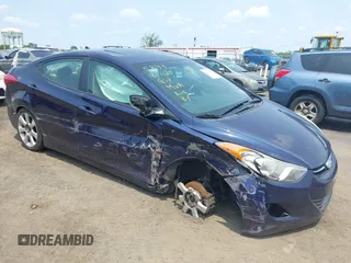 2013 Hyundai Elantra Limited z VIN 5NPDH4AE9DH205899, wystawiony jako IAAI lot #42476924 z przebiegiem 139 475 mil mil oraz . Historia ofert i sprzedaży dostępna na DreamBid. Obrazek 1.
