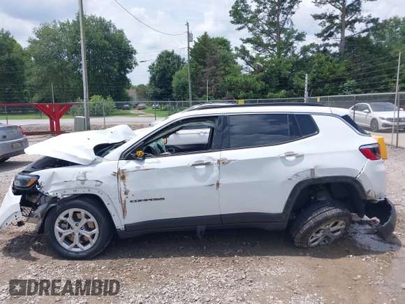 2024 Jeep Compass Latitude with VIN 3C4NJDBN1RT132767, listed as a IAAI auction lot 42497634 with Not provided miles and . Bid and sale history available at DreamBid. Image 14.