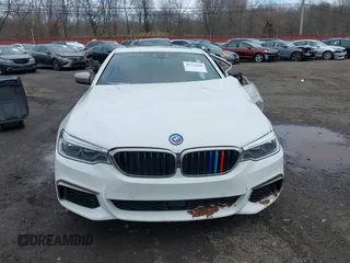 2018 BMW 5 Series M550i xDrive с VIN WBAJB9C56JB035929, выставлен на аукционе IAAI как лот 41732048 с пробегом 87 896 миль миль и . История ставок и продаж доступна на DreamBid. Изображение 11.