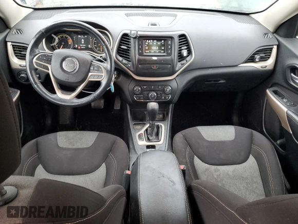 2017 Jeep Cherokee Altitude z VIN 1C4PJLABXHW578483, wystawiony jako Copart lot #84121914 z przebiegiem 118 259 mil mil oraz Szkoda całkowita • Salvage title. Historia ofert i sprzedaży dostępna na DreamBid. Obrazek 8.