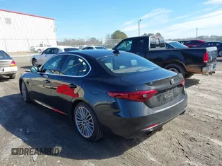 2017 Alfa Romeo Giulia Ti z VIN ZARFAECN4H7551195, wystawiony jako IAAI lot #41444631 z przebiegiem 72 596 mil mil oraz . Historia ofert i sprzedaży dostępna na DreamBid. Obrazek 3.