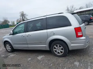 2010 Chrysler Town & Country Touring with VIN 2A4RR5D12AR265985, listed as a IAAI auction lot 41970445 with 125,635 mi miles. Bid and sale history available at carsss.com. Image 14.
