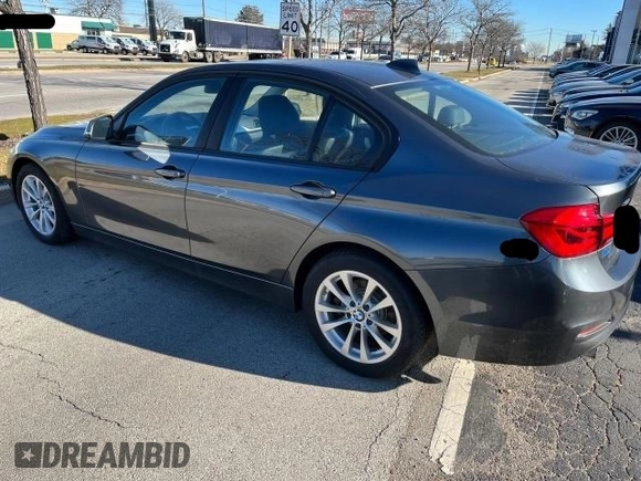 2018 BMW 3 Series 320i xDrive with VIN WBA8E5G54JNU47709, listed as a Copart auction lot 46378385 with 40,647 mi miles and Clean Title. Bid and sale history available at carsss.com. Image 3.