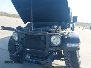 2023 Jeep Gladiator Rubicon z VIN 1C6JJTBGXPL543787, wystawiony jako IAAI lot #40963799 z przebiegiem 5 402 mil mil oraz . Historia ofert i sprzedaży dostępna na DreamBid. Obrazek 20.