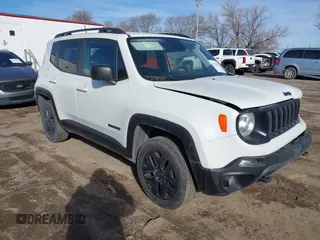 2020 Jeep Renegade Sport z VIN ZACNJBAB2LPL00570, wystawiony jako IAAI lot #41745753 z przebiegiem 88 803 mil mil oraz . Historia ofert i sprzedaży dostępna na DreamBid. Obrazek 1.