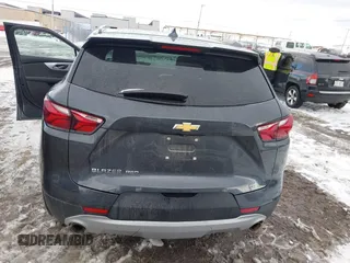 2021 Chevrolet Blazer LT z VIN 3GNKBHR48MS547322, wystawiony jako IAAI lot #41329653 z przebiegiem 82 867 mil mil oraz . Historia ofert i sprzedaży dostępna na DreamBid. Obrazek 16.