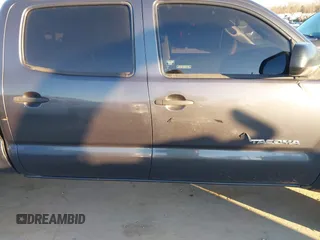 2015 Toyota Tacoma with VIN 3TMMU4FN5FM077680, listed as a IAAI auction lot 41008355 with 221,940 mi miles. Bid and sale history available at carsss.com. Image 13.