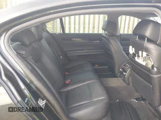 2013 BMW 7 Series 740Li xDrive с VIN WBAYF4C59DD127390, выставлен на аукционе IAAI как лот 42083517 с пробегом 202 202 миль миль и . История ставок и продаж доступна на DreamBid. Изображение 8.