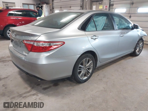 2015 Toyota Camry XLE with VIN 4T1BF1FK9FU072205, listed as a IAAI auction lot 42061915 with 117,807 mi miles. Bid and sale history available at carsss.com. Image 4.