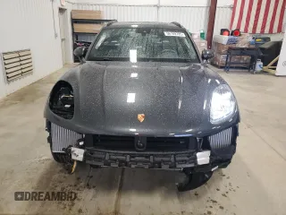 2023 Porsche Macan S z VIN WP1AG2A58PLB41864, wystawiony jako Copart lot #56189785 z przebiegiem 7112 mil mil oraz Szkody całkowita. Historia ofert i sprzedaży dostępna na DreamBid. Obrazek 5.