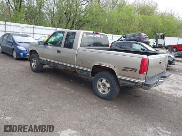 1998 Chevrolet Silverado 1500 with VIN 1GCEK19R6WR112281, listed as a IAAI auction lot 42180075 with 185,399 mi miles and . Bid and sale history available at DreamBid. Image 3.