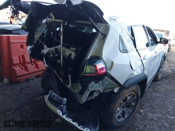 2021 Jeep Cherokee Trailhawk with VIN 1C4PJMBX4MD153086, listed as a IAAI auction lot 41132030 with 56,367 mi miles and . Bid and sale history available at DreamBid. Image 6.