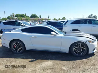 2016 Ford Mustang EcoBoost z VIN 1FA6P8TH3G5221133, wystawiony jako IAAI lot #42325336 z przebiegiem 135 065 mil mil oraz . Historia ofert i sprzedaży dostępna na DreamBid. Obrazek 14.