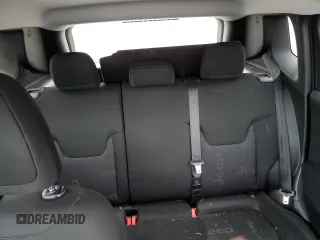 2017 Jeep Renegade Latitude z VIN ZACCJBBB2HPF77395, wystawiony jako Copart lot #46134285 z przebiegiem 104 757 mil mil oraz Szkoda całkowita • Salvage title. Historia ofert i sprzedaży dostępna na DreamBid. Obrazek 10.