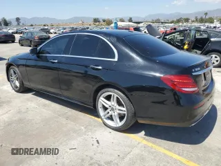 2020 Mercedes-Benz E 350 z VIN W1KZF8DB9LA809419, wystawiony jako Copart lot #57158485 z przebiegiem 61 201 mil mil oraz Szkoda całkowita • Salvage title. Historia ofert i sprzedaży dostępna na DreamBid. Obrazek 2.