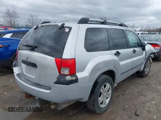 2005 Mitsubishi Endeavor LS with VIN 4A4MM21S65E020791, listed as a IAAI auction lot 41844348 with 208,007 mi miles. Bid and sale history available at carsss.com. Image 4.