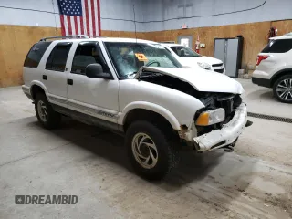 1996 GMC Jimmy SL with VIN 1GKDT13W3T2555469, listed as a Copart auction lot 66480124 with 0 mi miles and Clean Title. Bid and sale history available at carsss.com. Image 4.