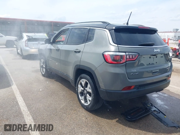 2019 Jeep Compass Limited z VIN 3C4NJDCB3KT734161, wystawiony jako IAAI lot #42114380 z przebiegiem 131 426 mil mil oraz . Historia ofert i sprzedaży dostępna na DreamBid. Obrazek 3.