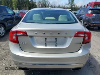 2017 Volvo S60 Inscription z VIN LYV402TK0HB151137, wystawiony jako Copart lot #55577435 z przebiegiem 67 066 mil mil oraz Szkody całkowita. Historia ofert i sprzedaży dostępna na DreamBid. Obrazek 6.